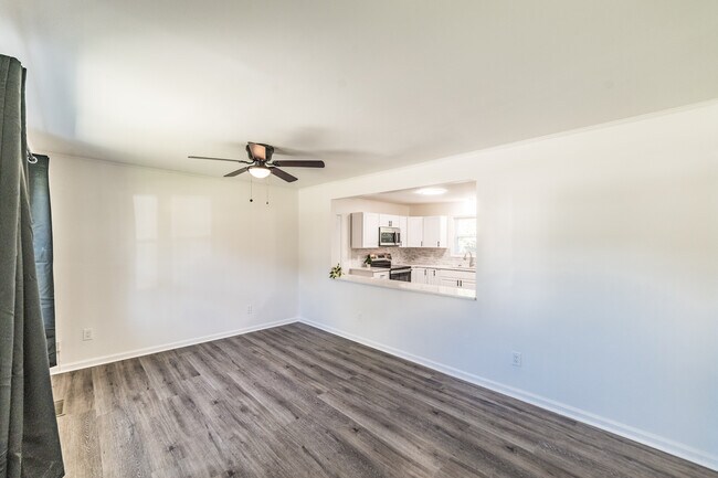 Foto del edificio - 3610 Dawnwood Dr NW