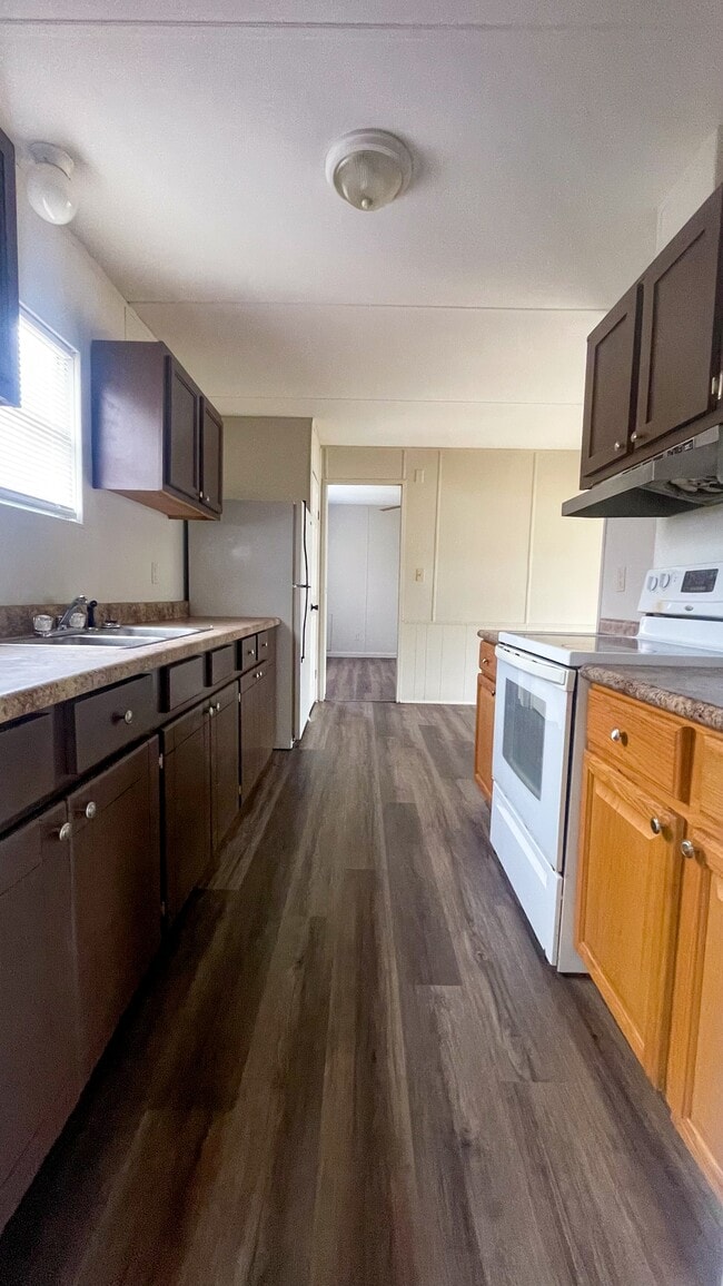 Building Photo - 1518 Lee County Rd 270