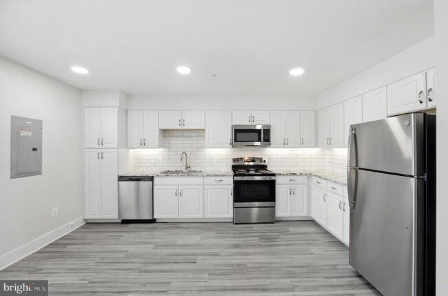 Building Photo - 19510 Village Walk