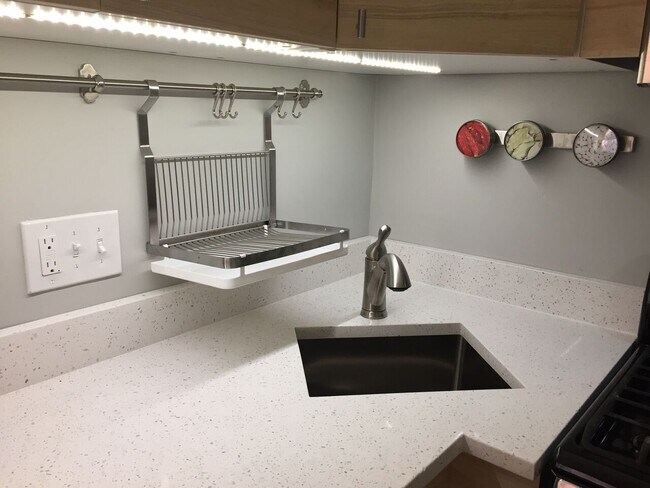 Foto del edificio - 14 Symphony Rd