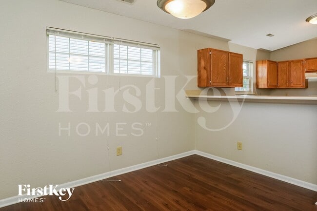 Foto del edificio - 1880 Long Lake Dr