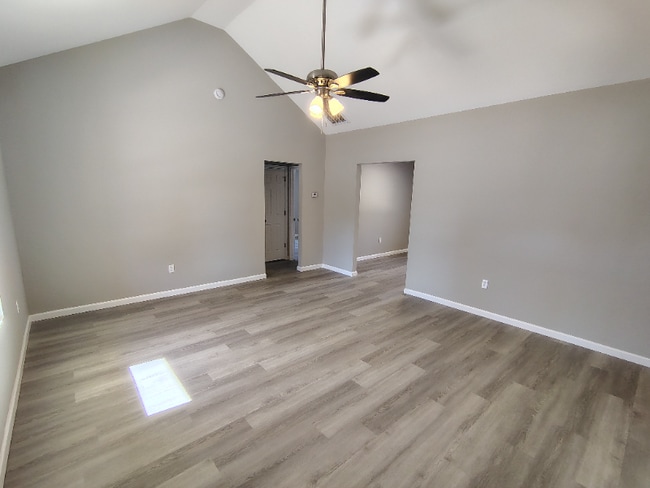 Building Photo - 18 lyla Ln