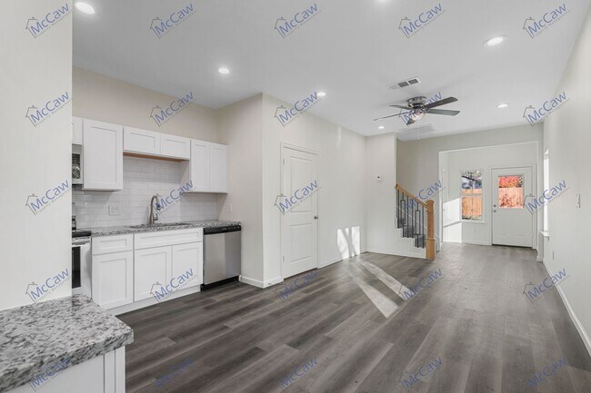 Foto del edificio - Brand New 3/2.5 Duplex Near TCU! **INCENTI...