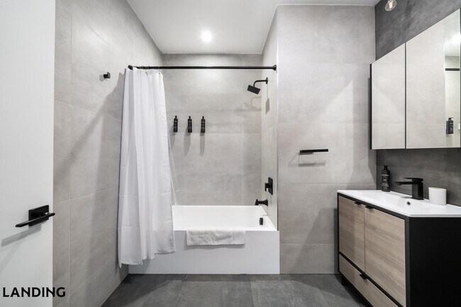 Foto del edificio - 65 McWhorter St