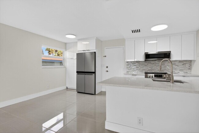 Foto del edificio - 3212 NE 12th St