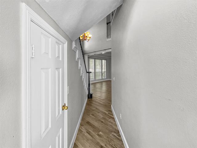 Foto del edificio - 2132 Cliffside Dr
