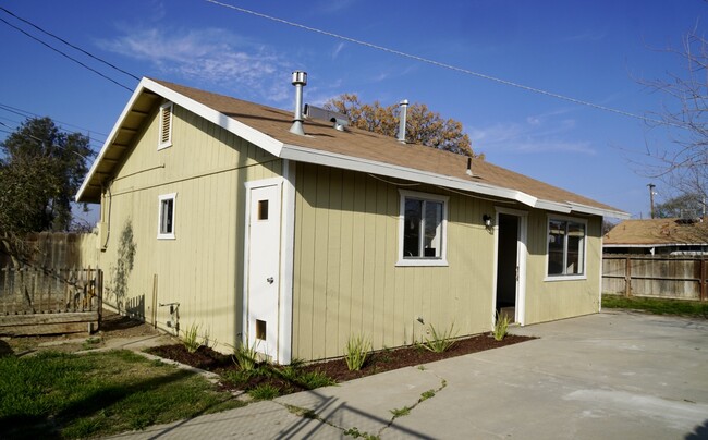 Building Photo - 1850 Corregidor Ave