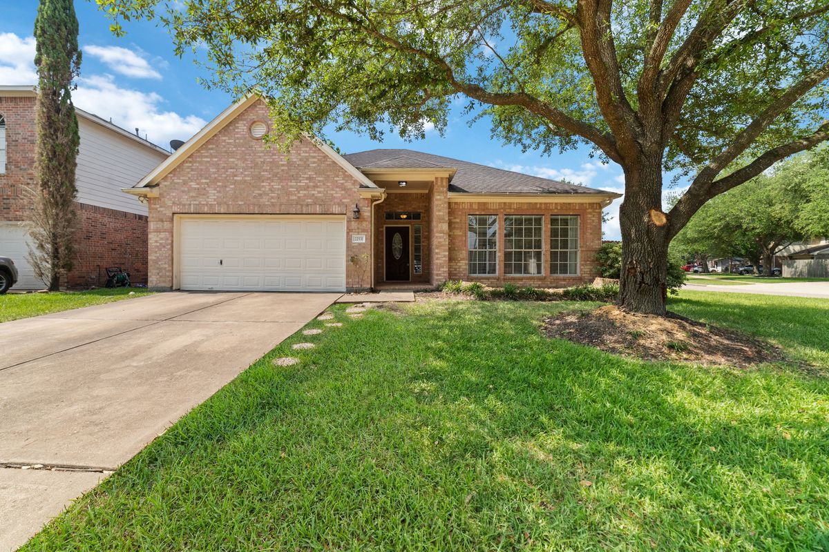 Primary Photo - 22531 Heather Way Ct