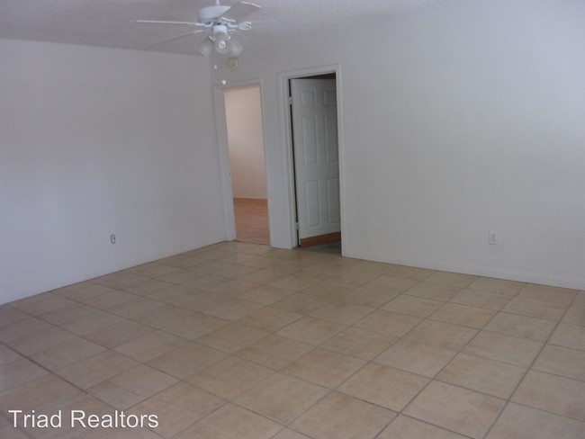 Foto del edificio - 3 br, 1 bath House - 3964 Adobe Rd.