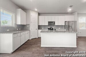 Foto del edificio - 13710 Quiet Fox Ln