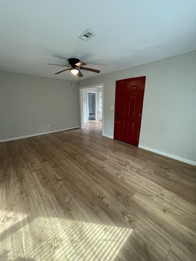 Photo - 732 Cedarhurst Rd House