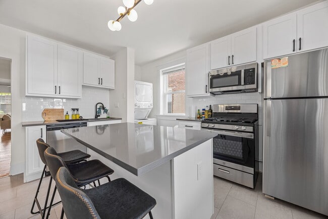 721-725 Interdrive - Now Leasing for 2026/27 - 721-725 Interdrive - Now Leasing for 2026/27 Apartments