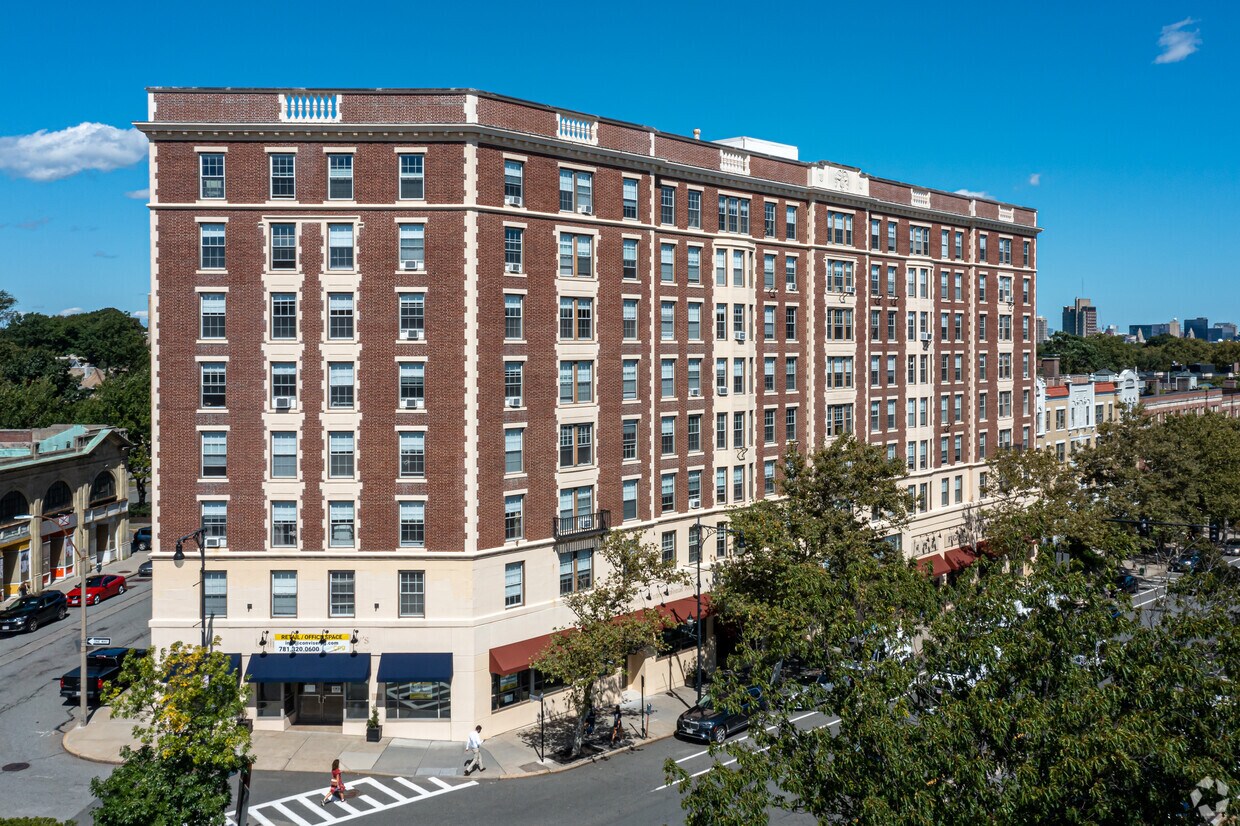 Pelham Hall Apartments in Brookline, MA