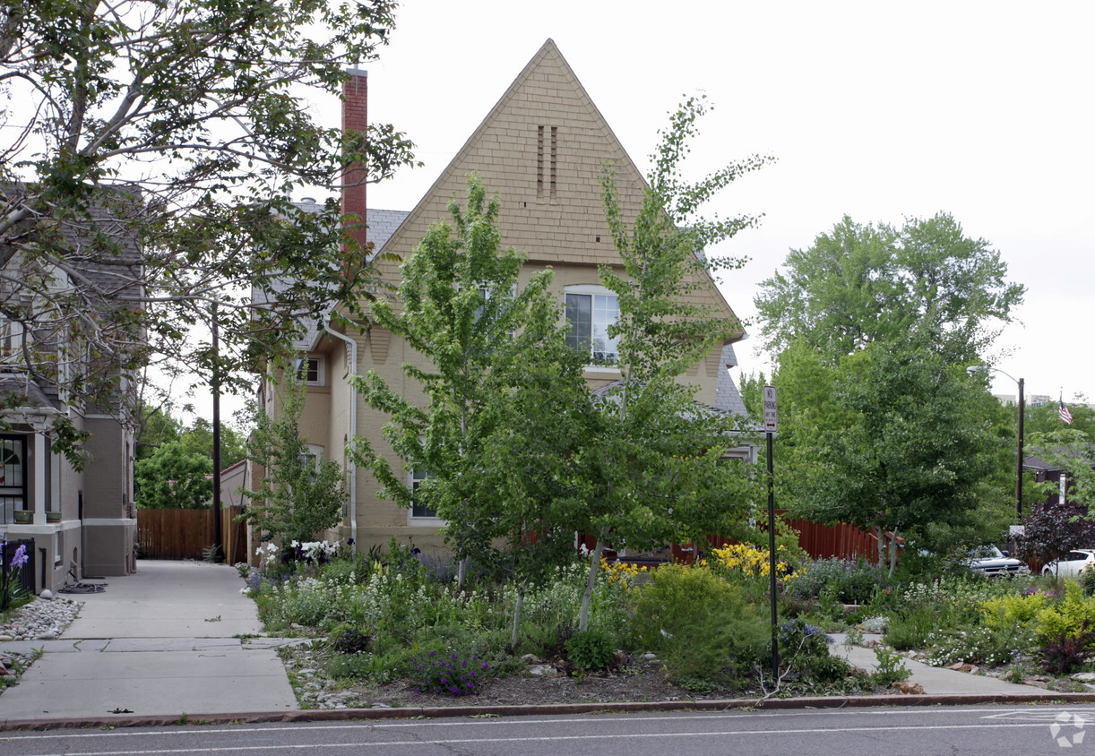 Building Photo - 1135 E 16th Ave