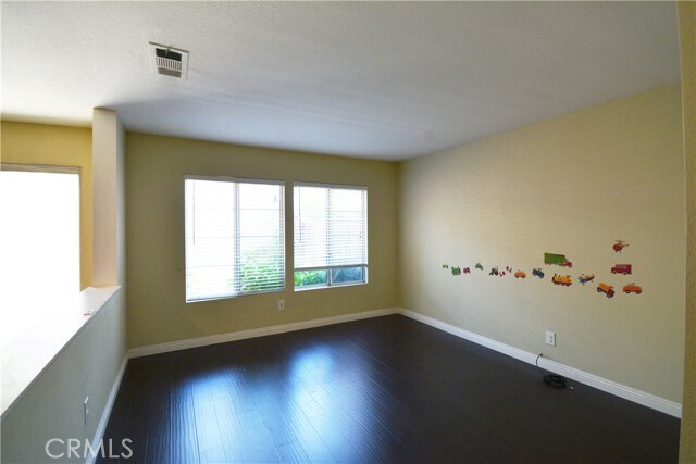 Foto del edificio - 7374 Greenhaven Ave