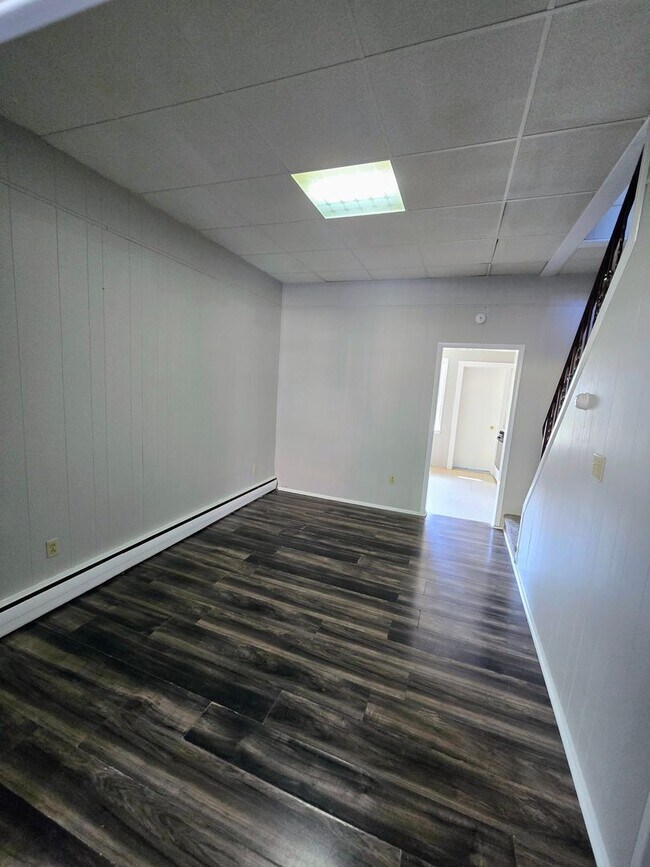 Foto del edificio - 744 E 5th St