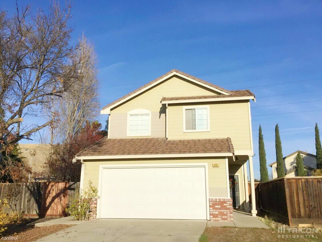 Building Photo - 4901 Willowbrook Way