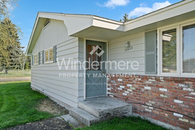 Foto del edificio - Lovely 3 bedroom 2 bath single family home...