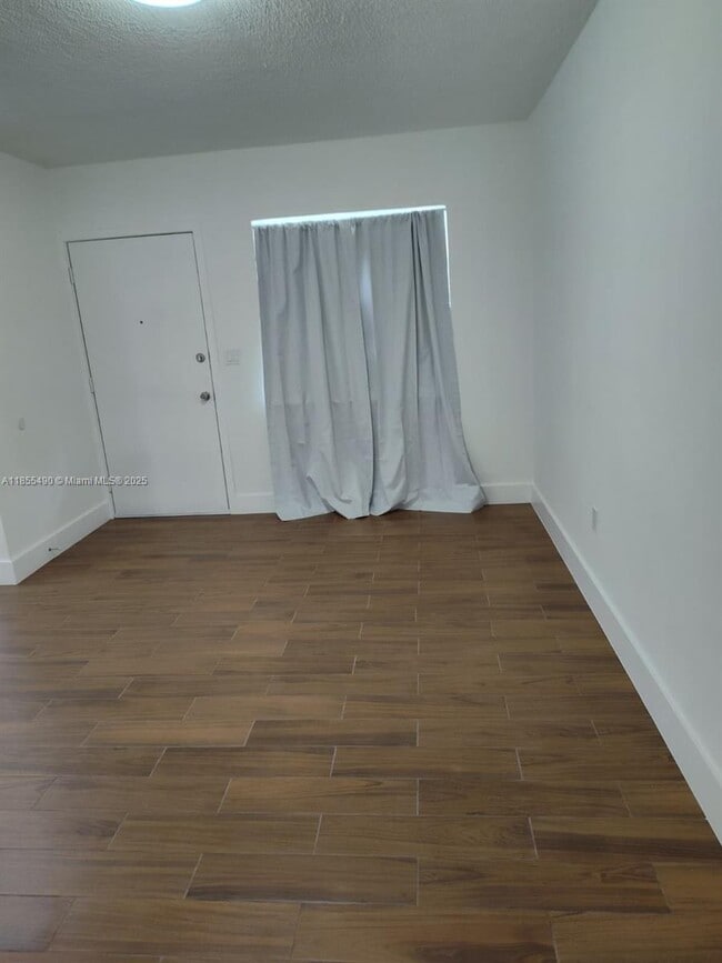 Building Photo - 655 Eldron Dr