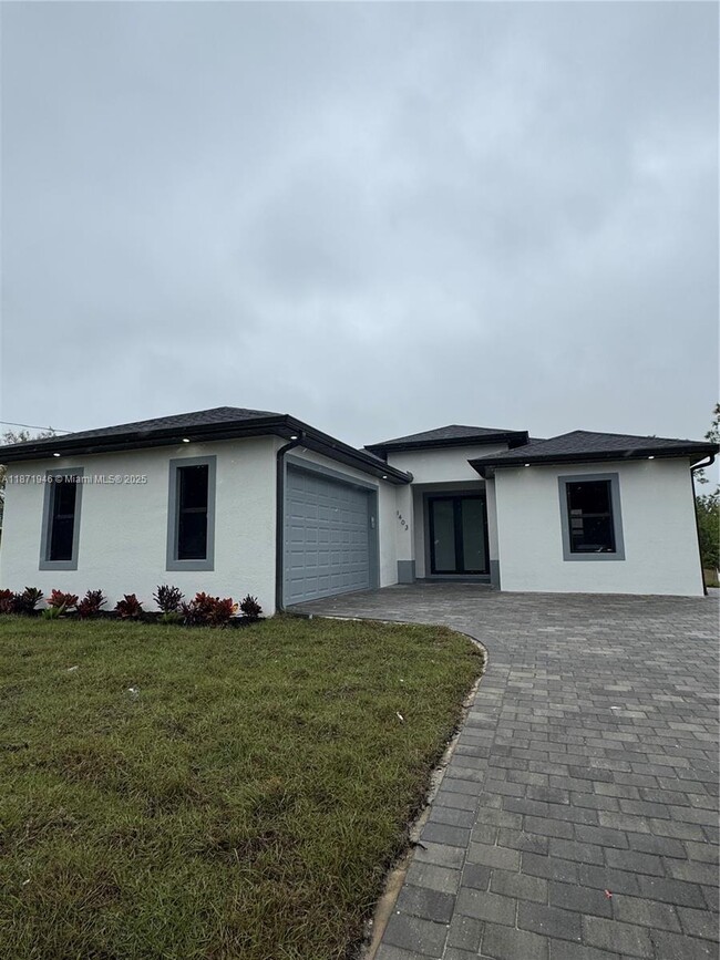 Building Photo - 1403 Unice Ave N
