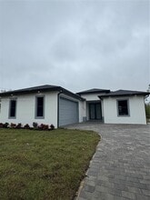 Building Photo - 1403 Unice Ave N