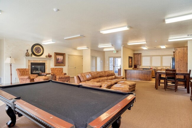 Foto del edificio - 1227 SilverCrest Dr