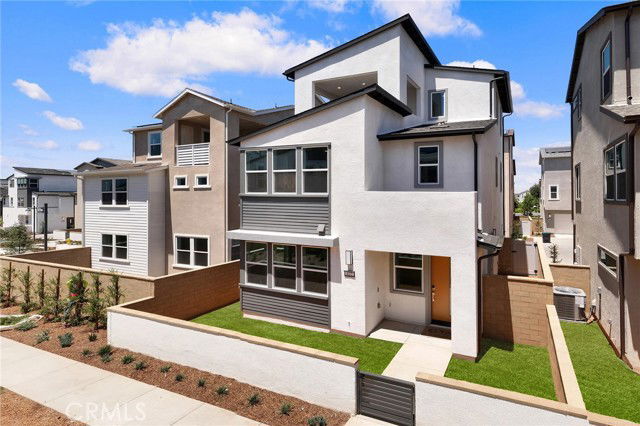 Building Photo - 422 Lobata