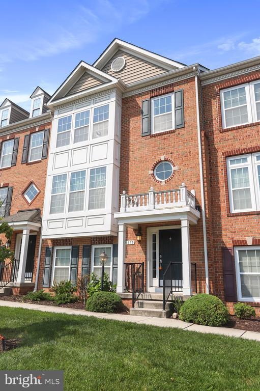 Foto del edificio - 8871 Purple Iris Ln