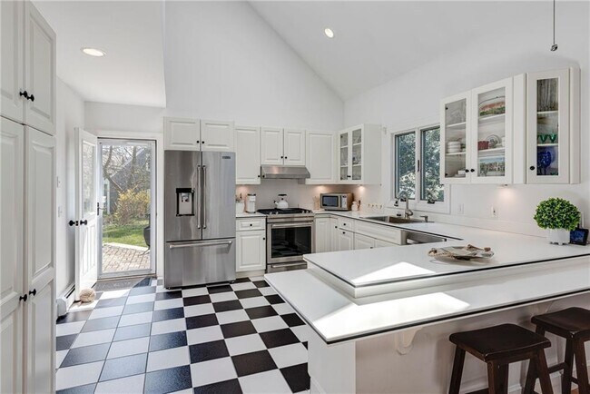 Foto del edificio - 27 Spouting Rock Dr