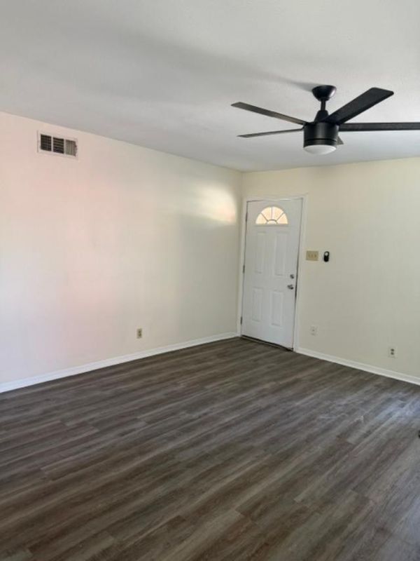 Building Photo - 305 E Eggleston St