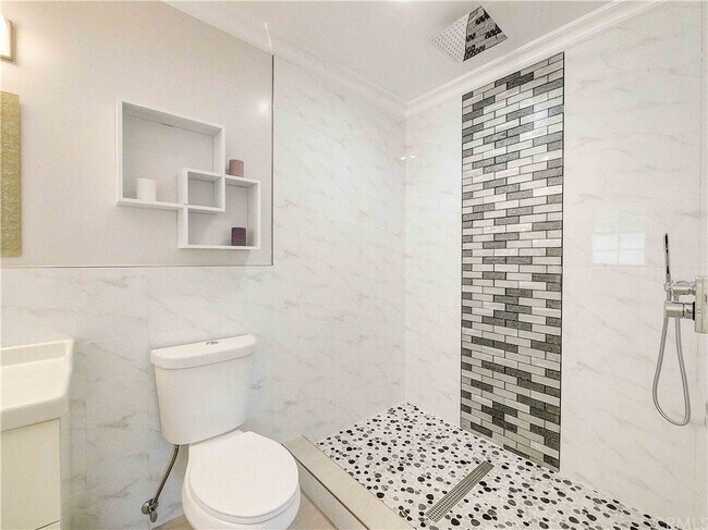 Building Photo - 15931 Tuba St