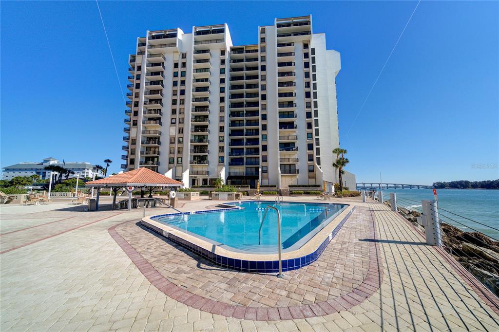 Foto principal - 440 S Gulfview Blvd