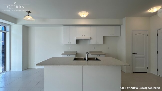 Building Photo - 10 Velvet Way