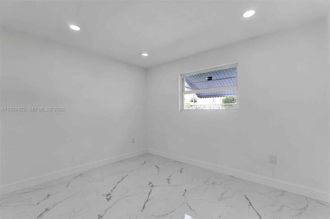 Building Photo - 860 NW 207th St