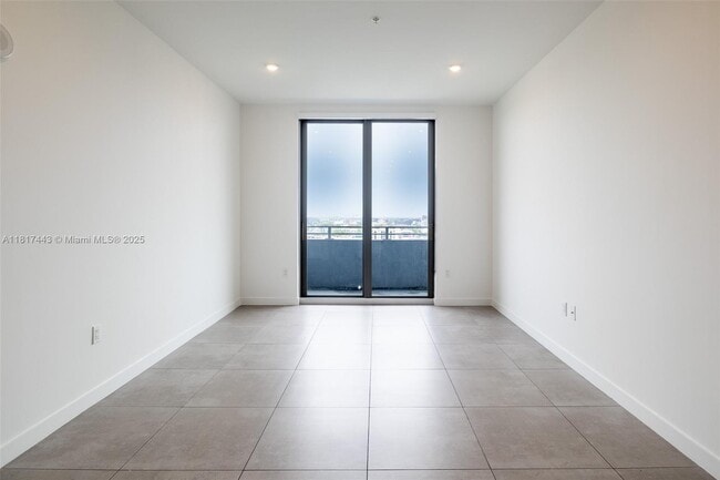 Foto del edificio - 218 NW 8th St
