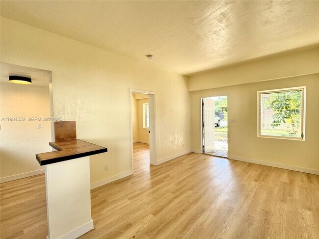 Building Photo - 12287 NE 7th Ave