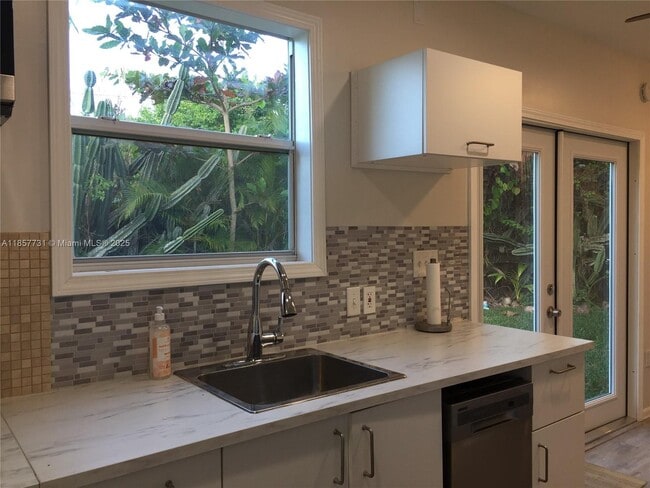 Building Photo - 5800 SW 122nd Ave