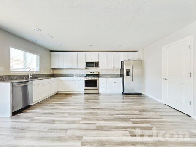 Building Photo - 8941 Elk Ravine Dr