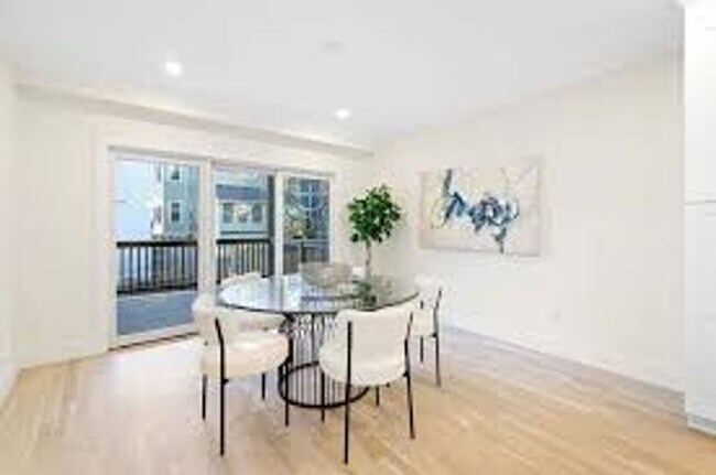 Building Photo - High-End Kitchen Appliances, Central Heat/...
