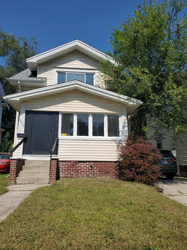 Building Photo - 2036 Mansfield Rd