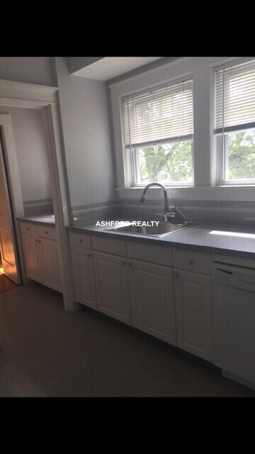 Foto del edificio - 260 Waverley Ave