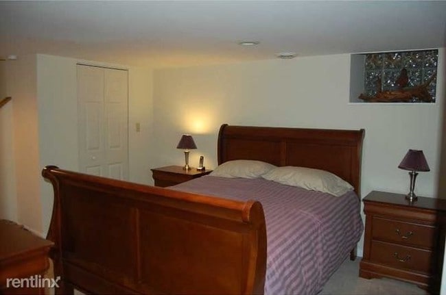 Building Photo - 1 br, 2 bath Apartment - 7507 Trevanion Ave