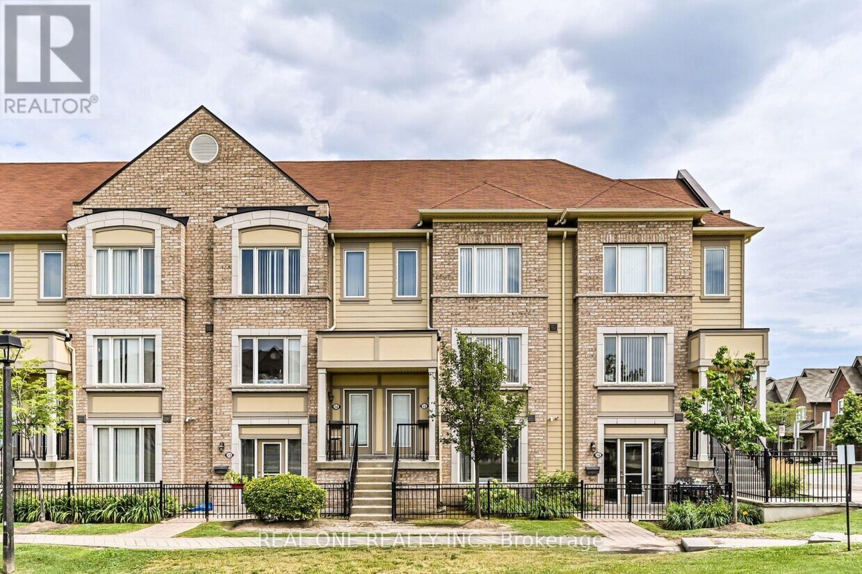 Primary Photo - 3115-3115 Boxford Cres