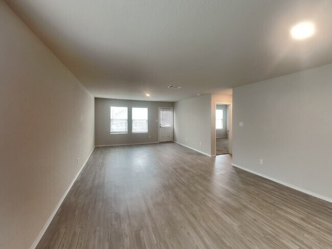 Building Photo - 10511 Varmus Dr