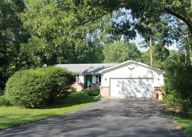 Photo - 473 Fairwood Dr House