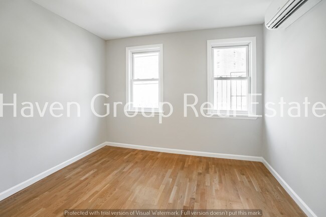Foto del edificio - 728 Courtlandt Ave