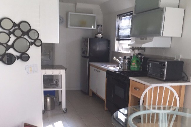 kitchen - 206 30th St