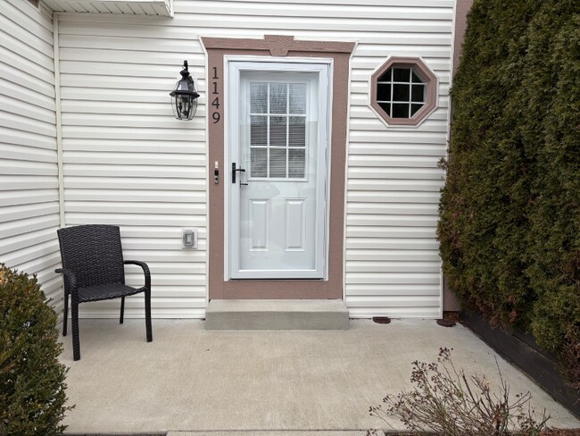 Foto del edificio - 1149 Old Farm Rd