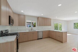 Building Photo - 22563 Tiara St