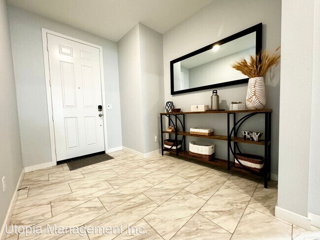 Foto del edificio - 4 br, 2 bath House - 11875 E Crescent St